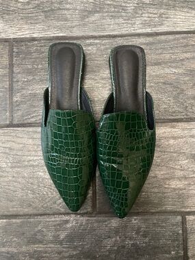 Croc-Embossed Pointed Toe Mule in Deep Green